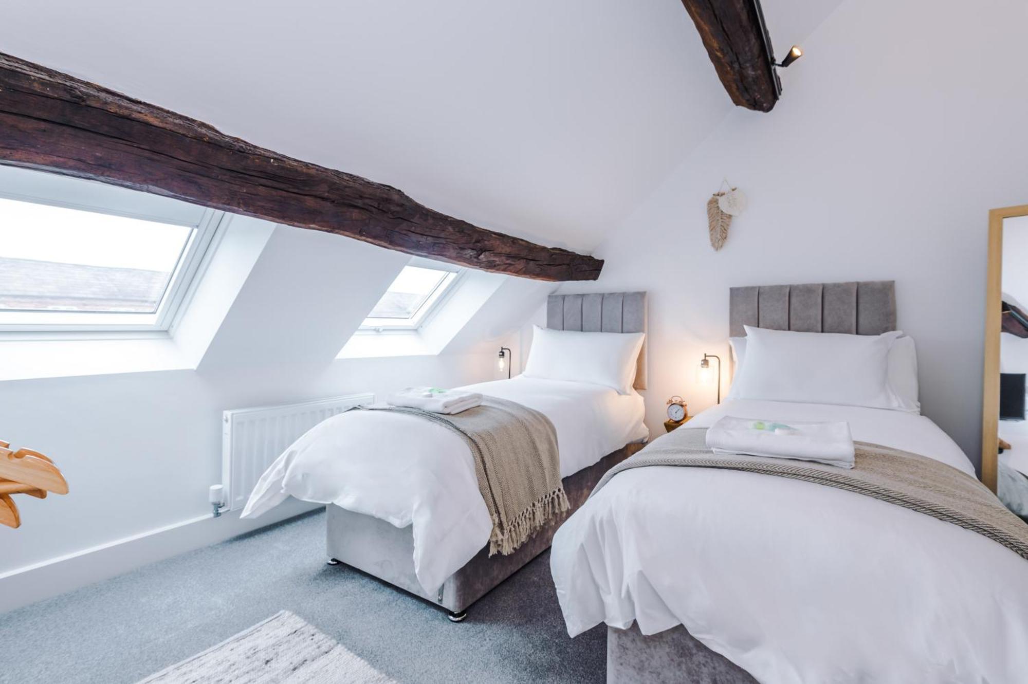 Number 21: A Breathtaking Chester Cottage With Parking Mollington  外观 照片
